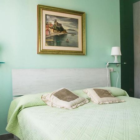 レーリチ Golfo Dei Poeti Bed & Breakfast エクステリア 写真